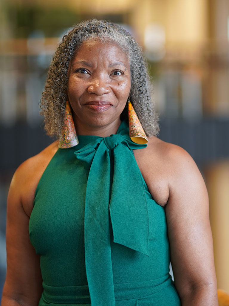 Robin Lee Photo